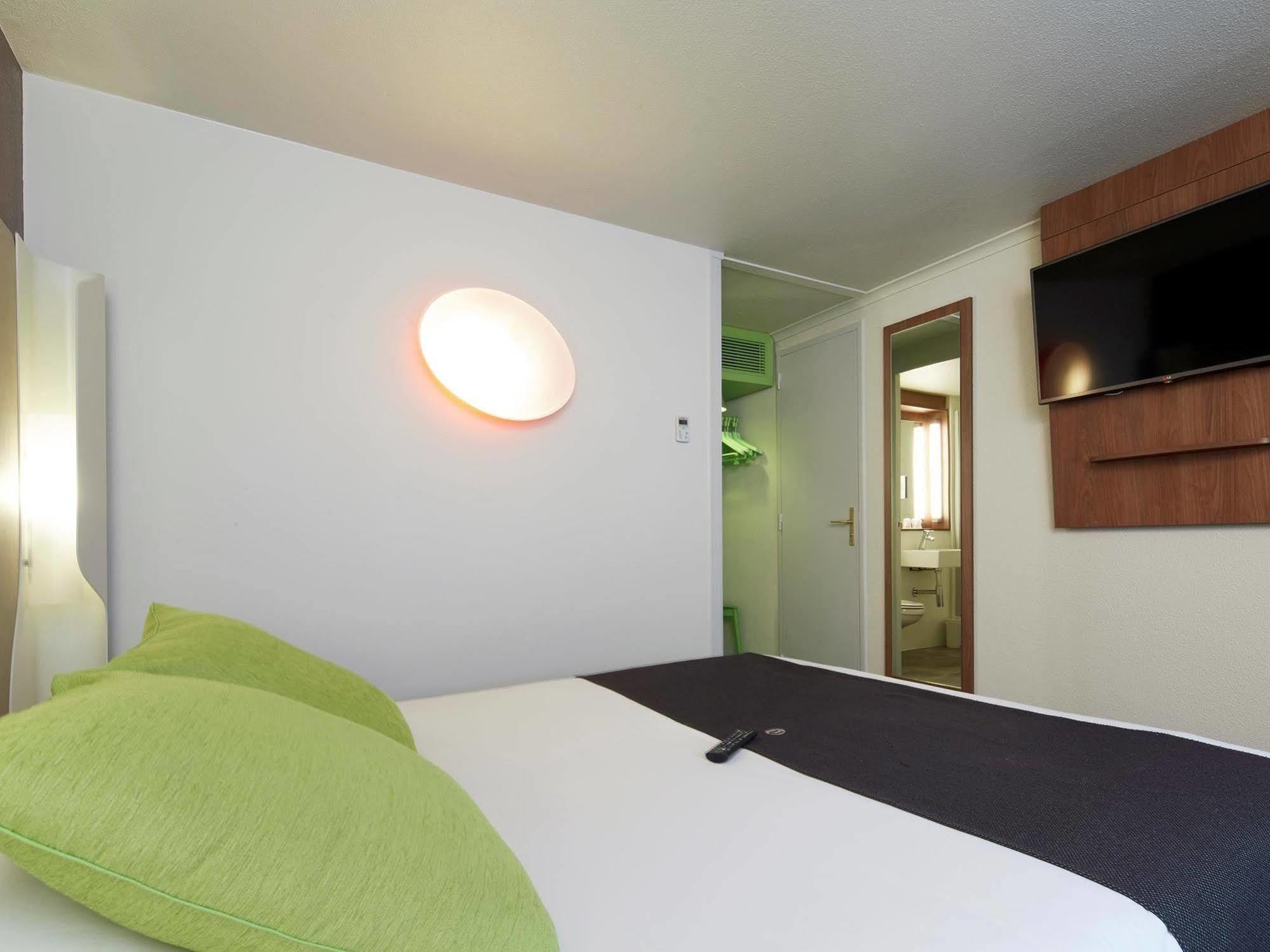 Campanile Limoges Nord Hotel Bagian luar foto