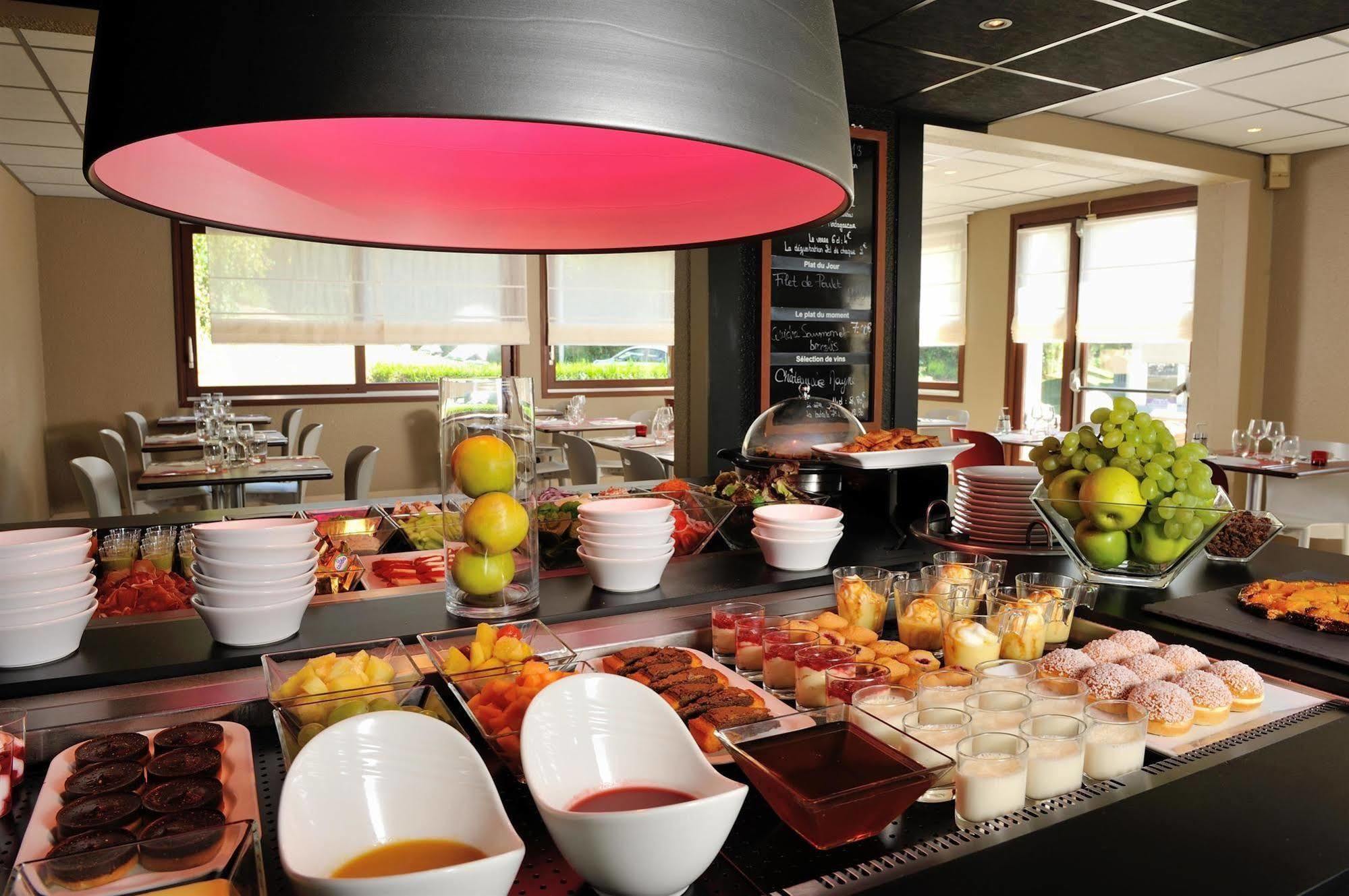 Campanile Limoges Nord Hotel Bagian luar foto